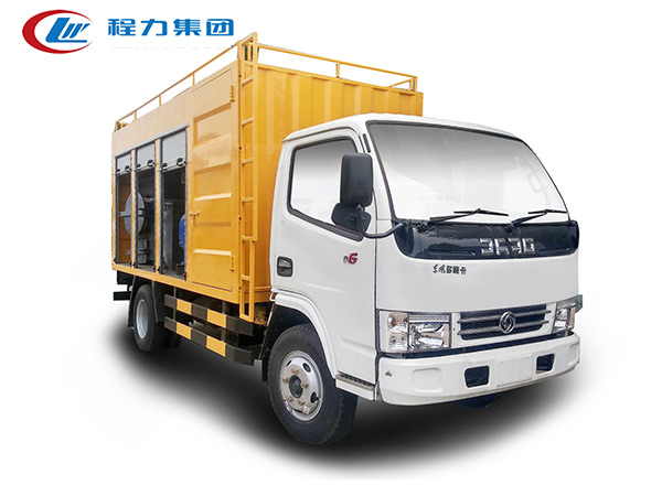 东风小多利卡3300污水处理车