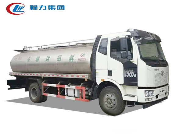 解放J6鲜奶运输车