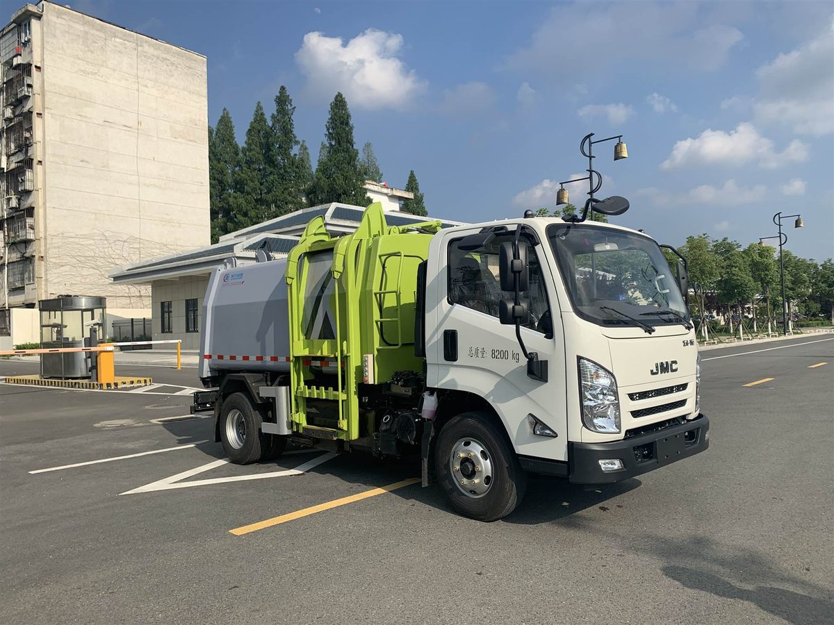 程力勾臂式垃圾车 CLW5030ZXXD6 实拍图五