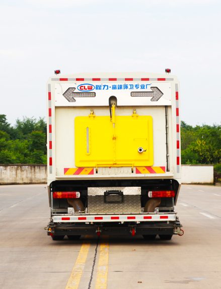 程力洗扫车 CLW5180TXSD6 实拍图三