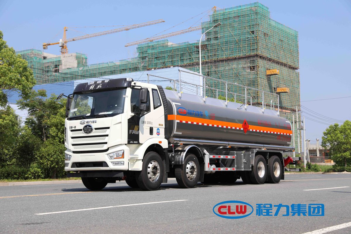 程力油罐车 CLW5120GJYD6 实拍图四