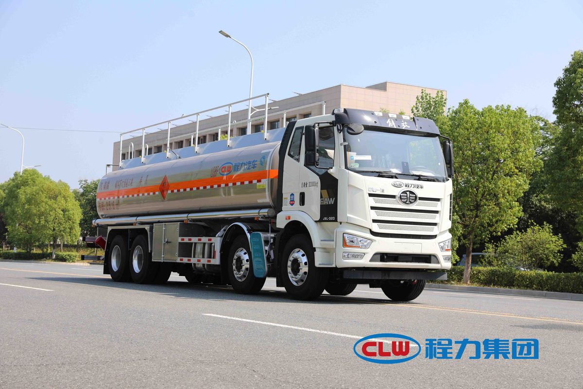 程力油罐车 CLW5160GJYD6 实拍图四